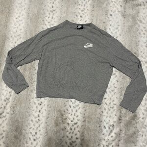 NIKE women’s long-sleeve